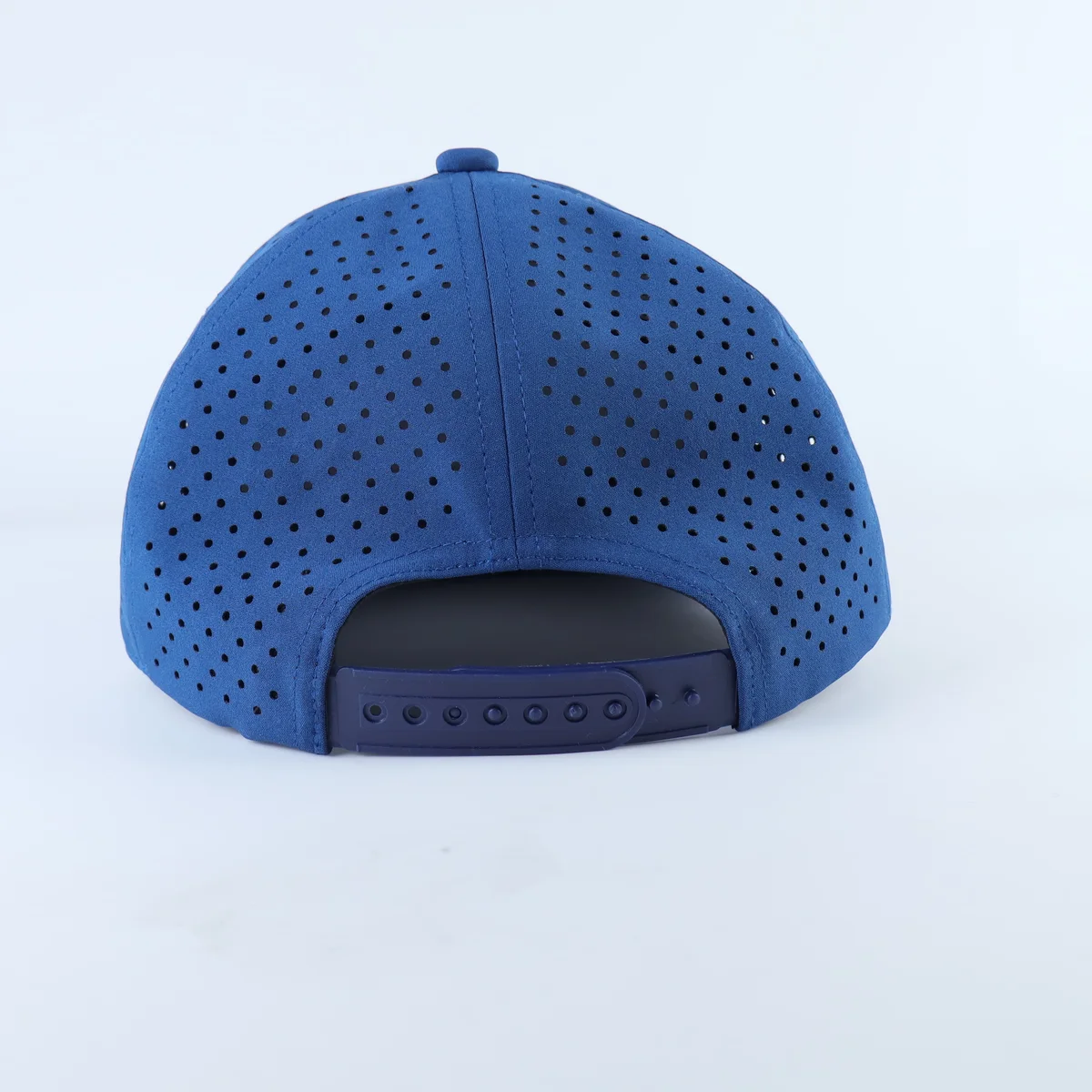 Photographic view 8 of a perforated performance cap reference